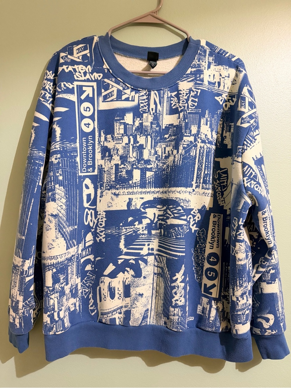 NYC Graffiti Subway Crewneck Blue Sweatshirt Women’s L Large
